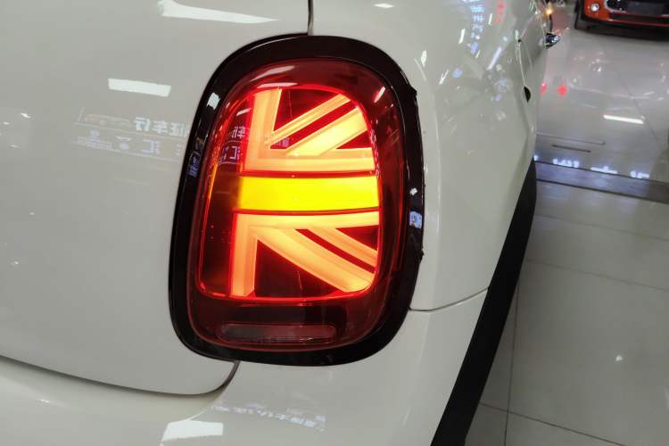 Used MINI 2022 Updated 1.5T ONE Exterior 3