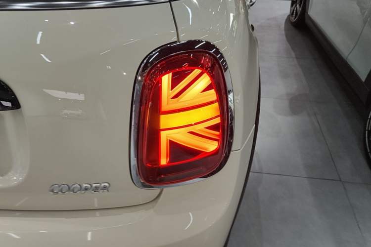 Used MINI 2022 1.5T COOPER Artist Five-Door Edition Exterior 3
