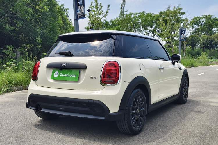 Used MINI 2022 Updated 1.5T ONE Exterior 4