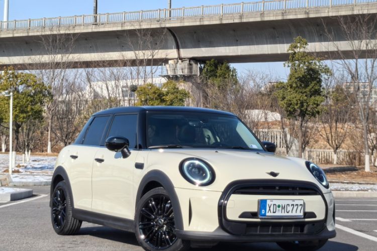 Used MINI 2022 Updated 1.5T COOPER Artist Five-Door Edition Exterior 4