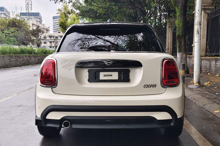Used MINI 2022 Updated 1.5T COOPER Classic Edition Five-Door Version Exterior 5