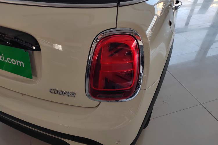 Used MINI 2022 Updated 1.5T COOPER Artist Five-Door Edition Exterior 6