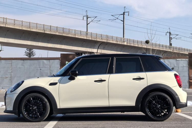 Used MINI 2022 Updated 1.5T COOPER Artist Five-Door Edition Exterior 7