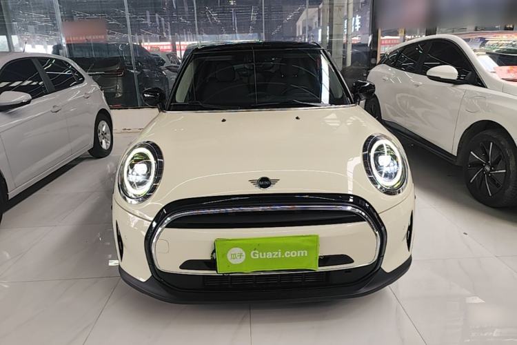 Used MINI 2022 Updated 1.5T COOPER Classic Edition Five-Door Version Front