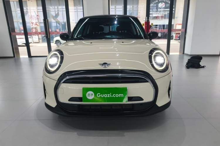 Used MINI 2022 1.5T COOPER Classic Edition Front