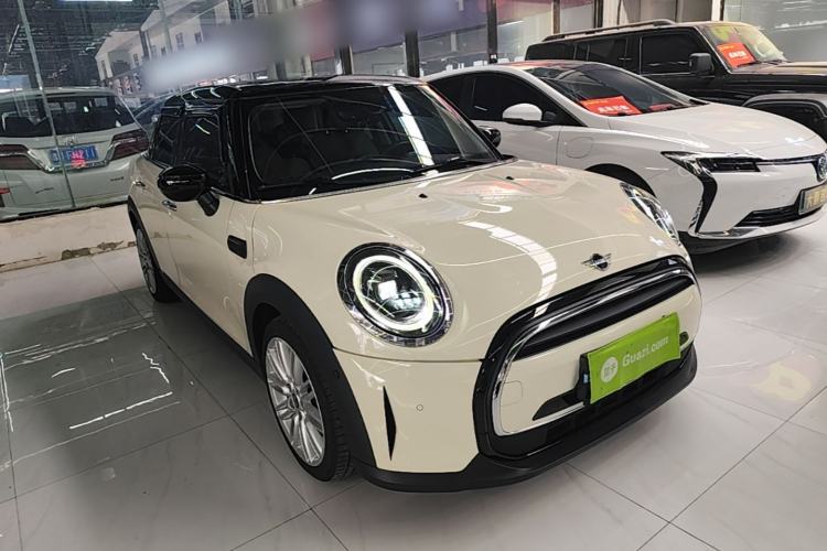 Used MINI 2022 Updated 1.5T COOPER Classic Edition Five-Door Version Front Right 45 Deg