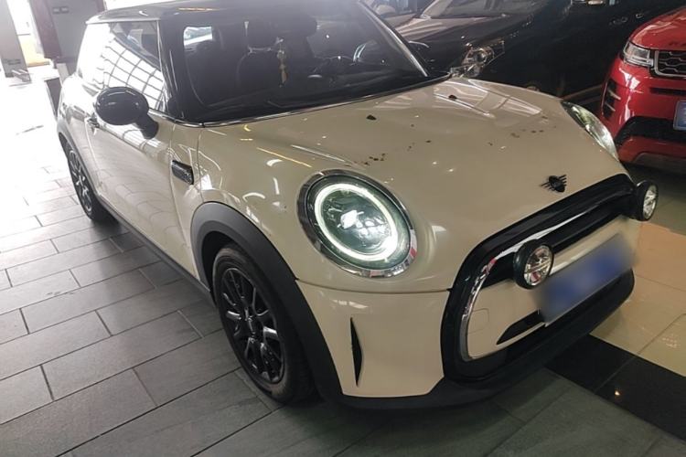 Used MINI 2022 1.5T ONE Front Right 45 Deg