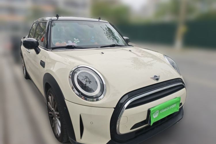 Used MINI 2022 Updated 1.5T COOPER Classic Edition Five-Door Version Front Right 45 Deg