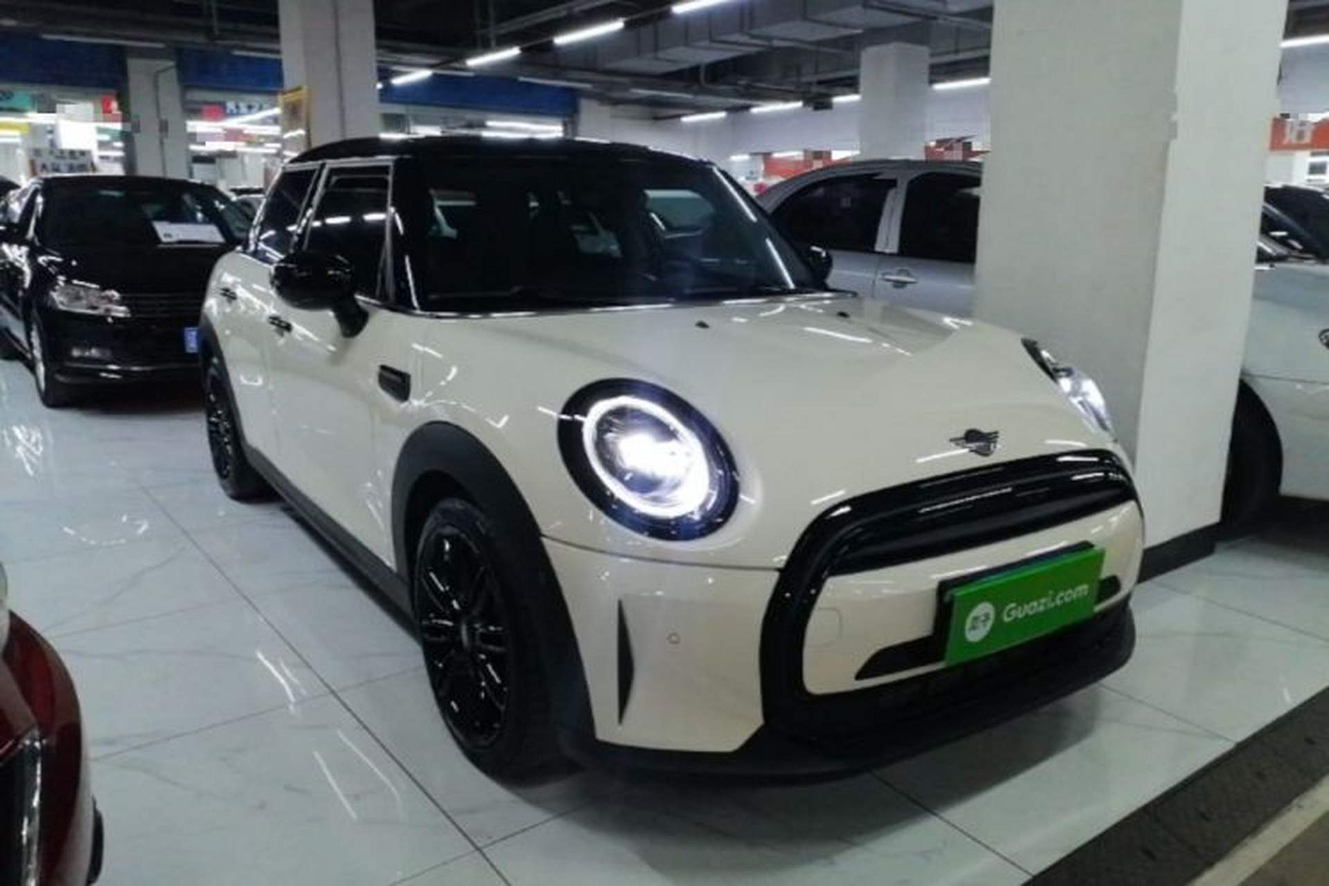 Used MINI 2022 1.5T COOPER Artist Five-Door Edition Front Right 45 Deg