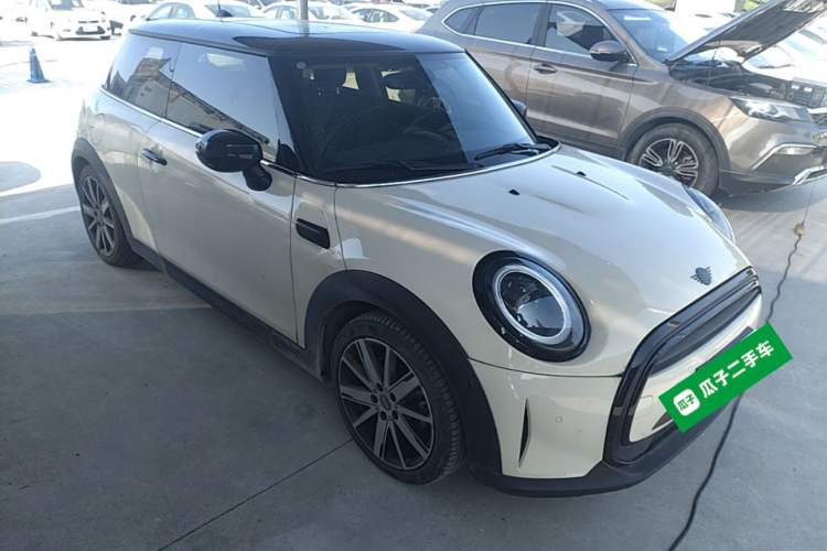 Used MINI 2022 Updated 1.5T COOPER Artist Front Right 45 Deg