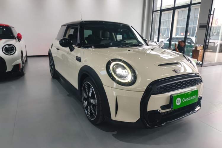 Used MINI 2022 2.0T COOPER S Artist Front Right 45 Deg