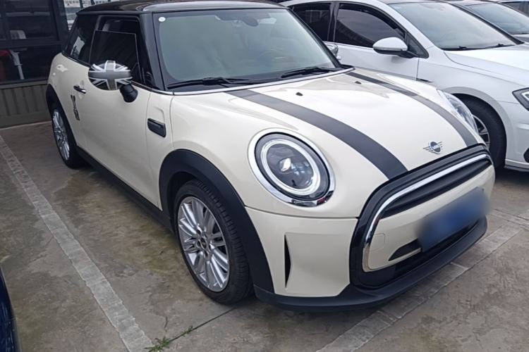 Used MINI 2022 1.5T COOPER Classic Edition Front Right 45 Deg