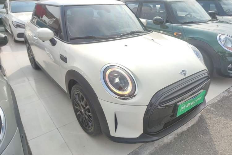 Used MINI 2022 Updated 1.5T ONE Front Right 45 Deg