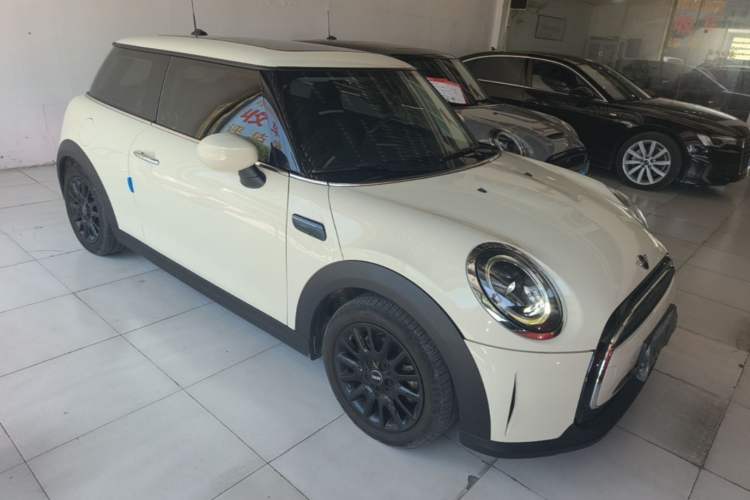 Used MINI 2022 Updated 1.5T ONE Front Right 45 Deg