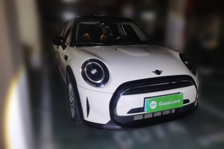Used MINI 2022 Updated 1.5T COOPER Classic Edition Five-Door Version Front Right 45 Deg