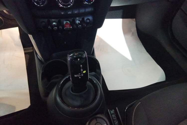 Used MINI 2022 1.5T ONE Gear Lever