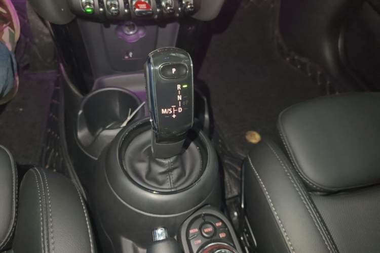 Used MINI 2022 Updated 1.5T COOPER Classic Edition Gear Lever