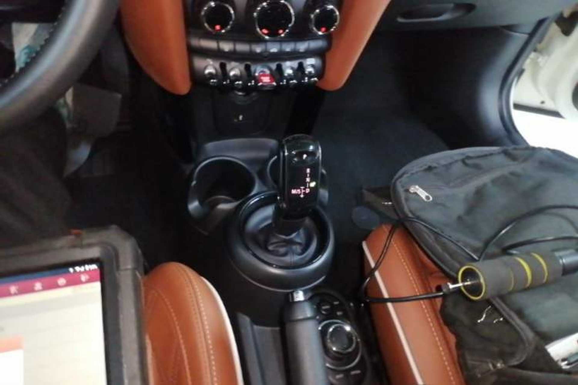 Used MINI 2022 1.5T COOPER Artist Five-Door Edition Gear Lever
