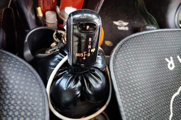 Used MINI 2022 Updated 1.5T ONE Five-Door PLUS Edition Gear Lever