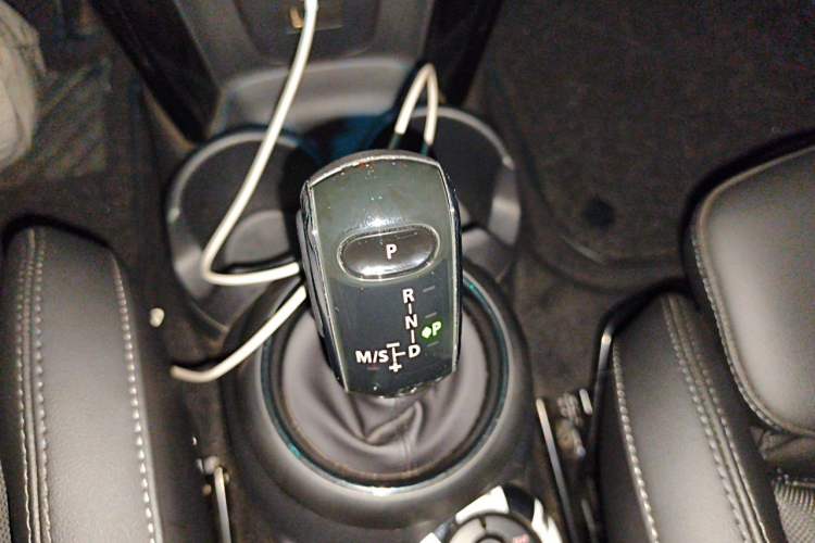 Used MINI 2022 1.5T COOPER Classic Edition Five-Door Version Gear Lever