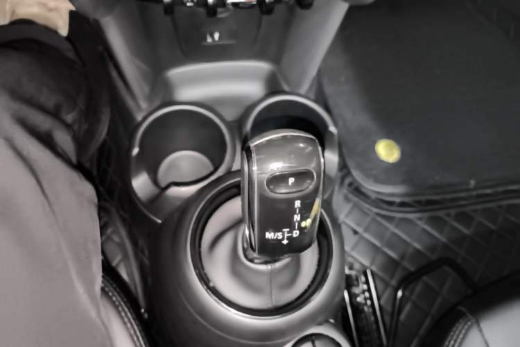 Used MINI 2022 1.5T ONE Five-Door PLUS Gear Lever