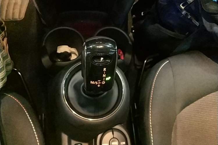 Used MINI 2022 1.5T ONE Five-Door PLUS Gear Lever