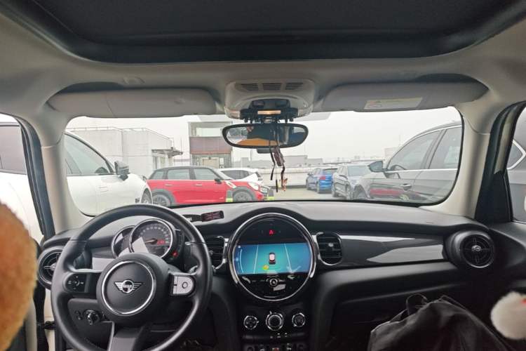 Used MINI 2022 Updated 1.5T ONE Five-Door PLUS Edition Headliner