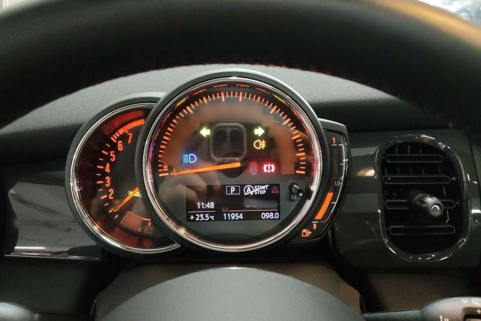 Used MINI 2022 Updated 1.5T ONE Five-Door PLUS Edition Instrument Cluster