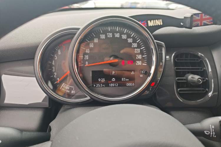 Used MINI 2022 Updated 1.5T ONE Five-Door PLUS Edition Instrument Cluster