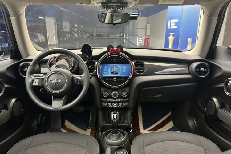 Used MINI 2022 1.5T ONE Interior 1