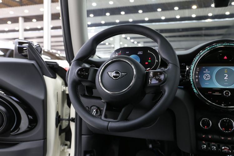 Used MINI 2022 2.0T COOPER S Artist Interior 1
