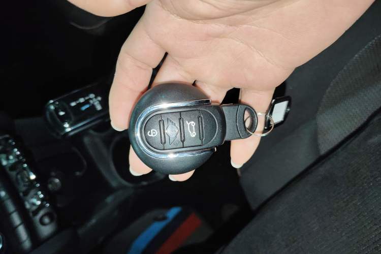 Used MINI 2022 Updated 1.5T ONE Interior 1