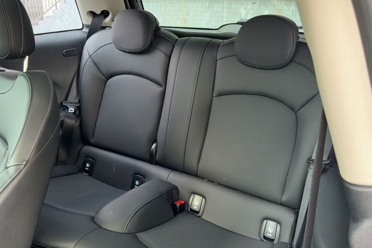Used MINI 2022 Updated 1.5T COOPER Classic Edition Interior 2