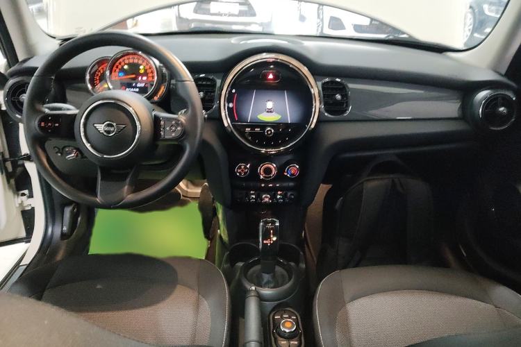 Used MINI 2022 Updated 1.5T ONE Five-Door PLUS Edition Interior 2