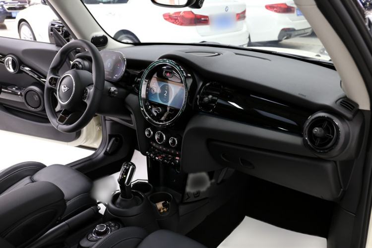 Used MINI 2022 2.0T COOPER S Artist Interior 2