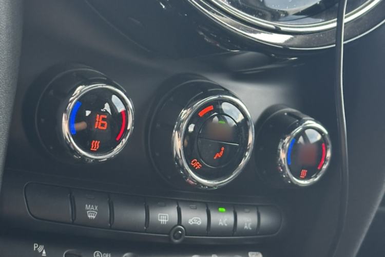 Used MINI 2022 1.5T COOPER Classic Edition Five-Door Version Interior 2