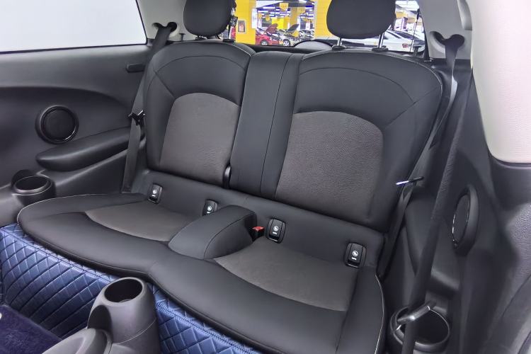 Used MINI 2022 Updated 1.5T ONE Interior 3