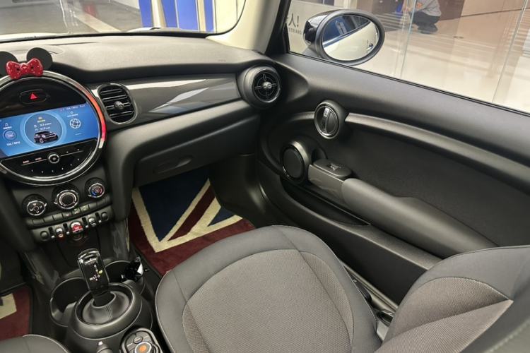 Used MINI 2022 1.5T ONE Interior 3