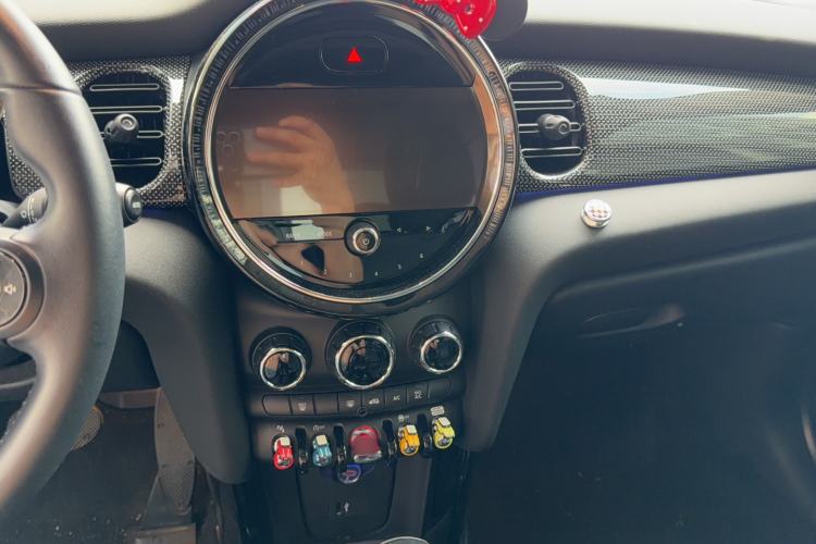 Used MINI 2022 Updated 1.5T COOPER Classic Edition Interior 3