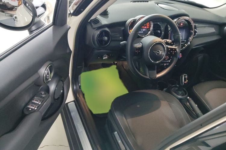 Used MINI 2022 Updated 1.5T ONE Five-Door PLUS Edition Interior 3
