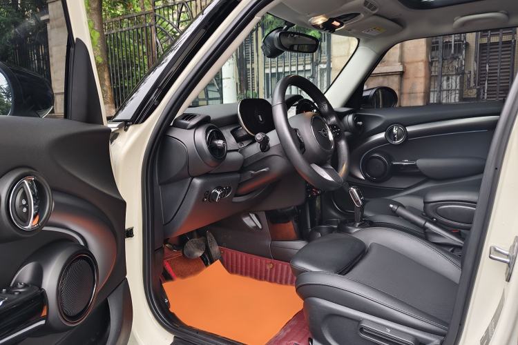 Used MINI 2022 Updated 1.5T COOPER Classic Edition Five-Door Version Interior 3