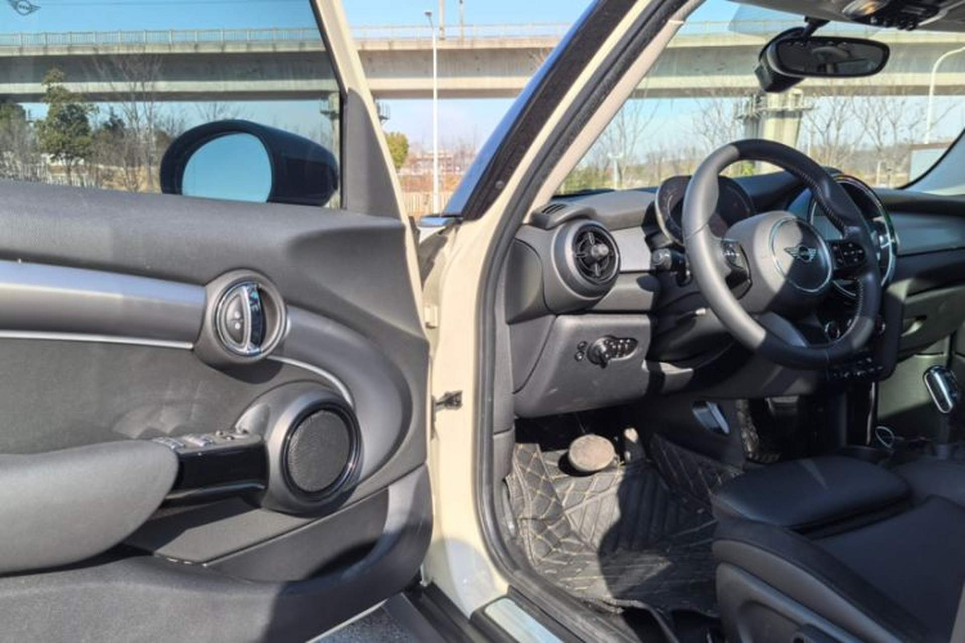 Used MINI 2022 Updated 1.5T COOPER Artist Five-Door Edition Interior 3