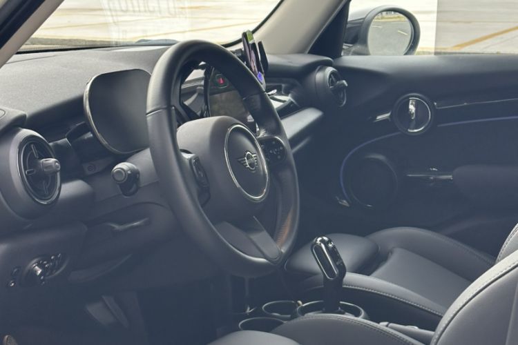 Used MINI 2022 1.5T COOPER Classic Edition Five-Door Version Interior 3