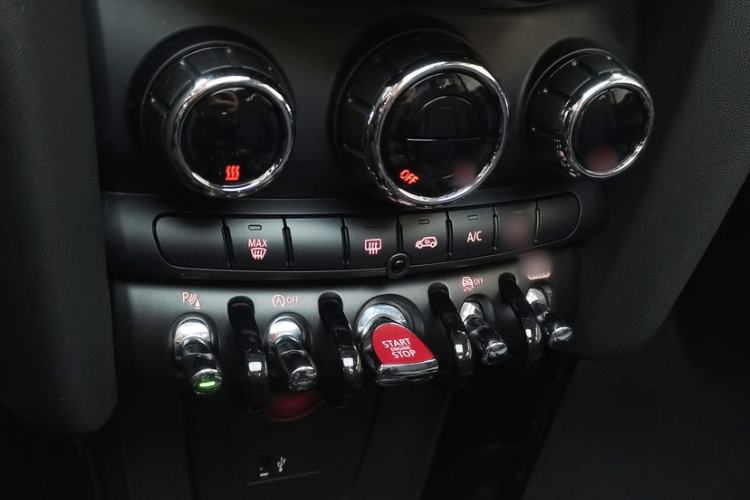 Used MINI 2022 1.5T COOPER Classic Edition Interior 3
