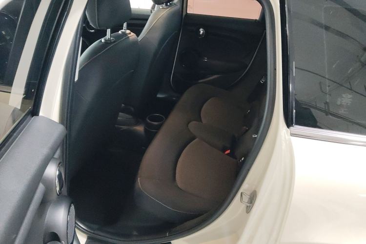 Used MINI 2022 Updated 1.5T ONE Five-Door PLUS Edition Interior 4