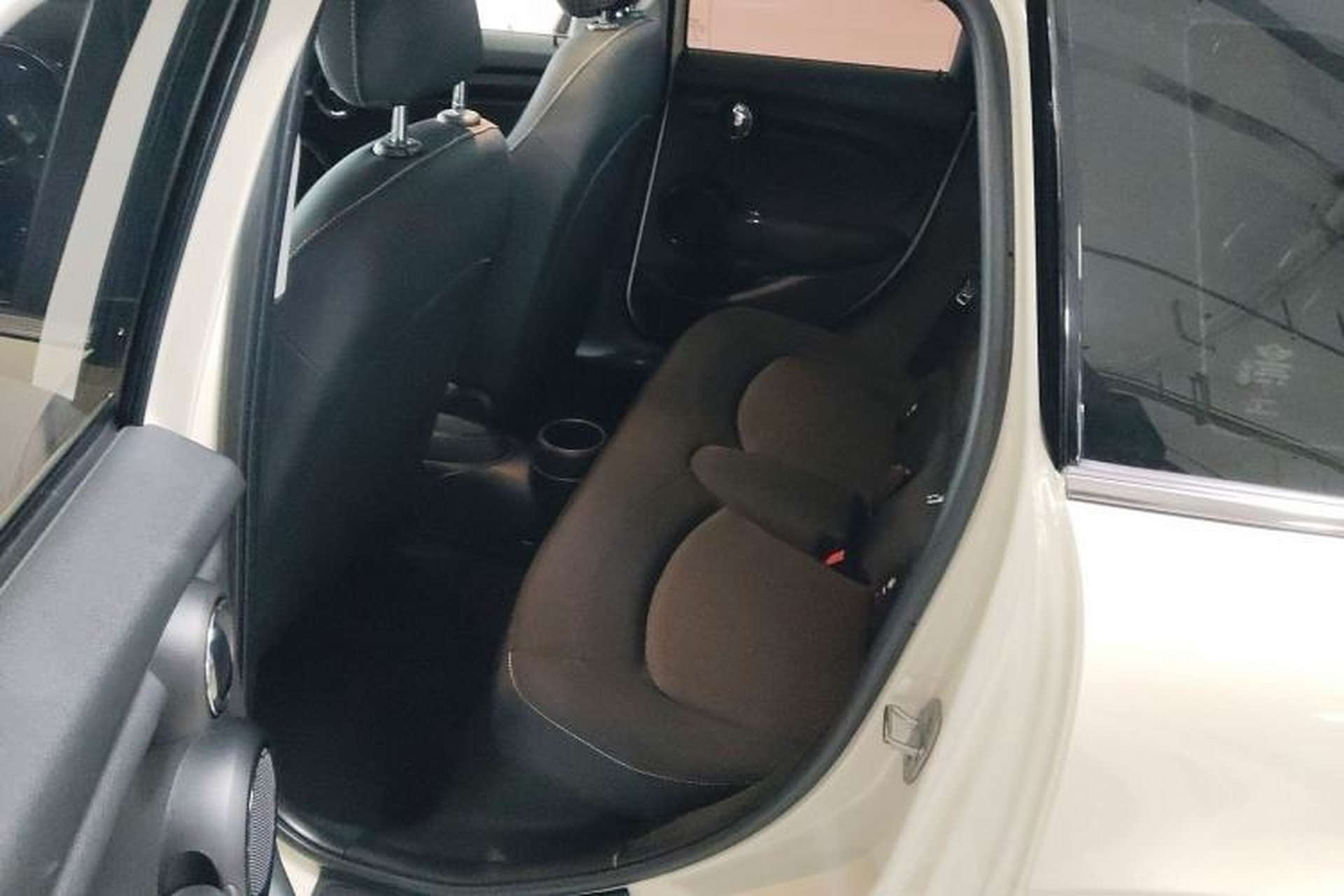 Used MINI 2022 Updated 1.5T ONE Five-Door PLUS Edition Interior 4