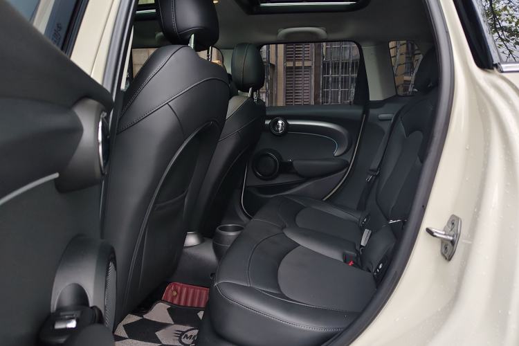 Used MINI 2022 Updated 1.5T COOPER Classic Edition Five-Door Version Interior 4