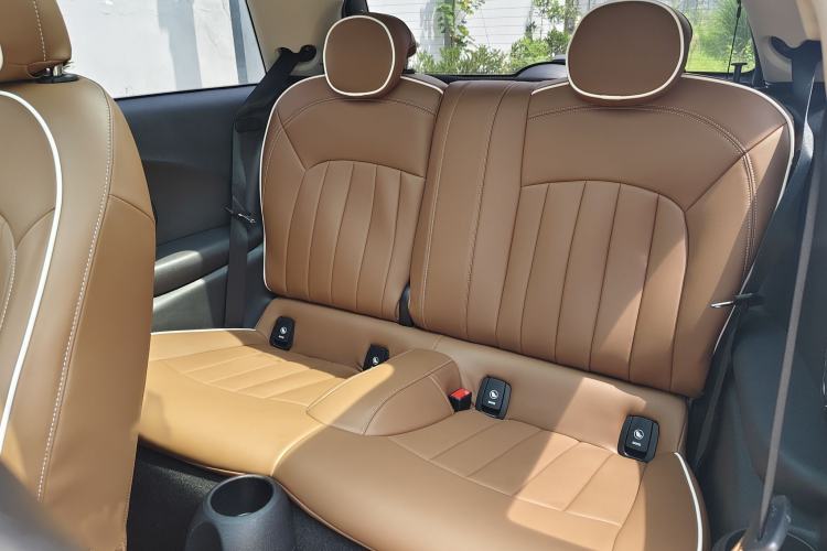 Used MINI 2022 Updated 1.5T ONE Interior 4