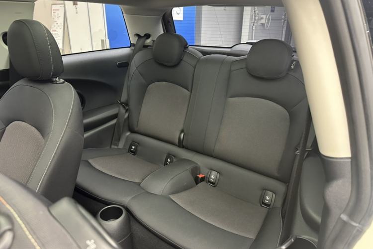 Used MINI 2022 1.5T ONE Interior 5
