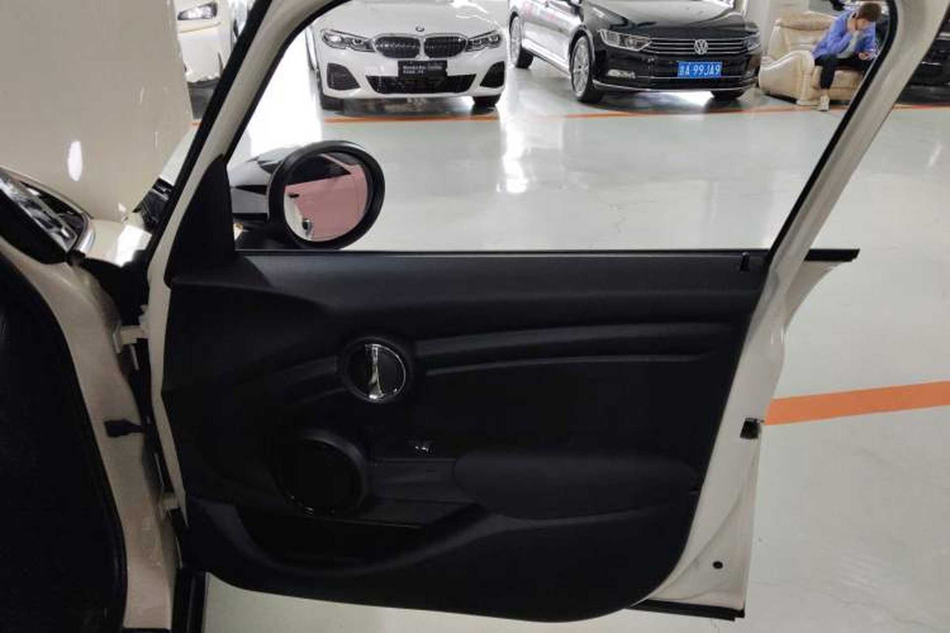 Used MINI 2022 Updated 1.5T ONE Five-Door PLUS Edition Interior 5